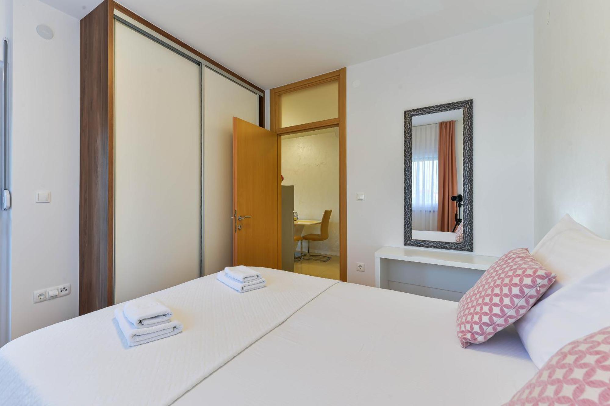 Apartments Laura 1 Privlaka  Ngoại thất bức ảnh