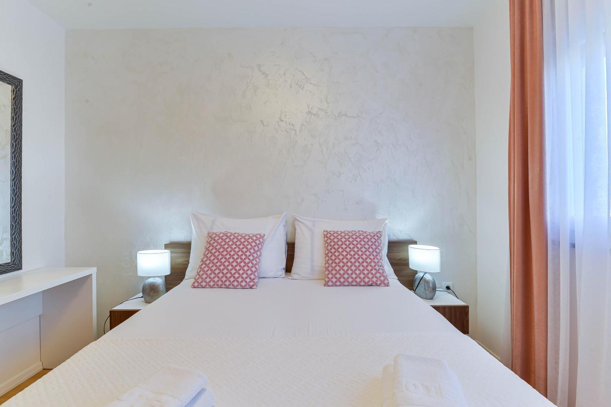 Apartments Laura 1 Privlaka  Ngoại thất bức ảnh