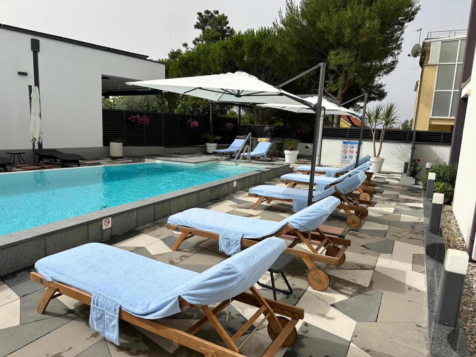 Apartments Laura 1 Privlaka  Ngoại thất bức ảnh