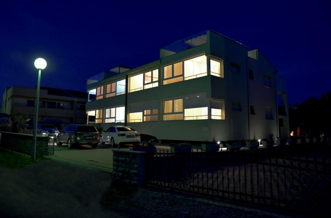 Apartments Laura 1 Privlaka  Ngoại thất bức ảnh